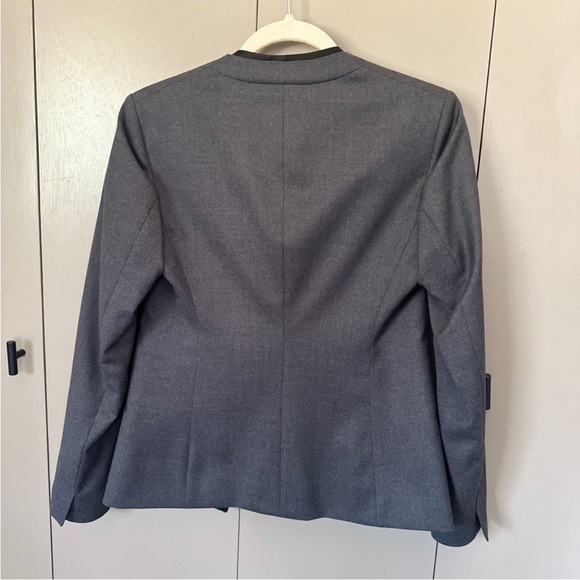 NWT Hugo Boss Collarless Gray Professional Blazer Size 2 - Picture 3 of 3